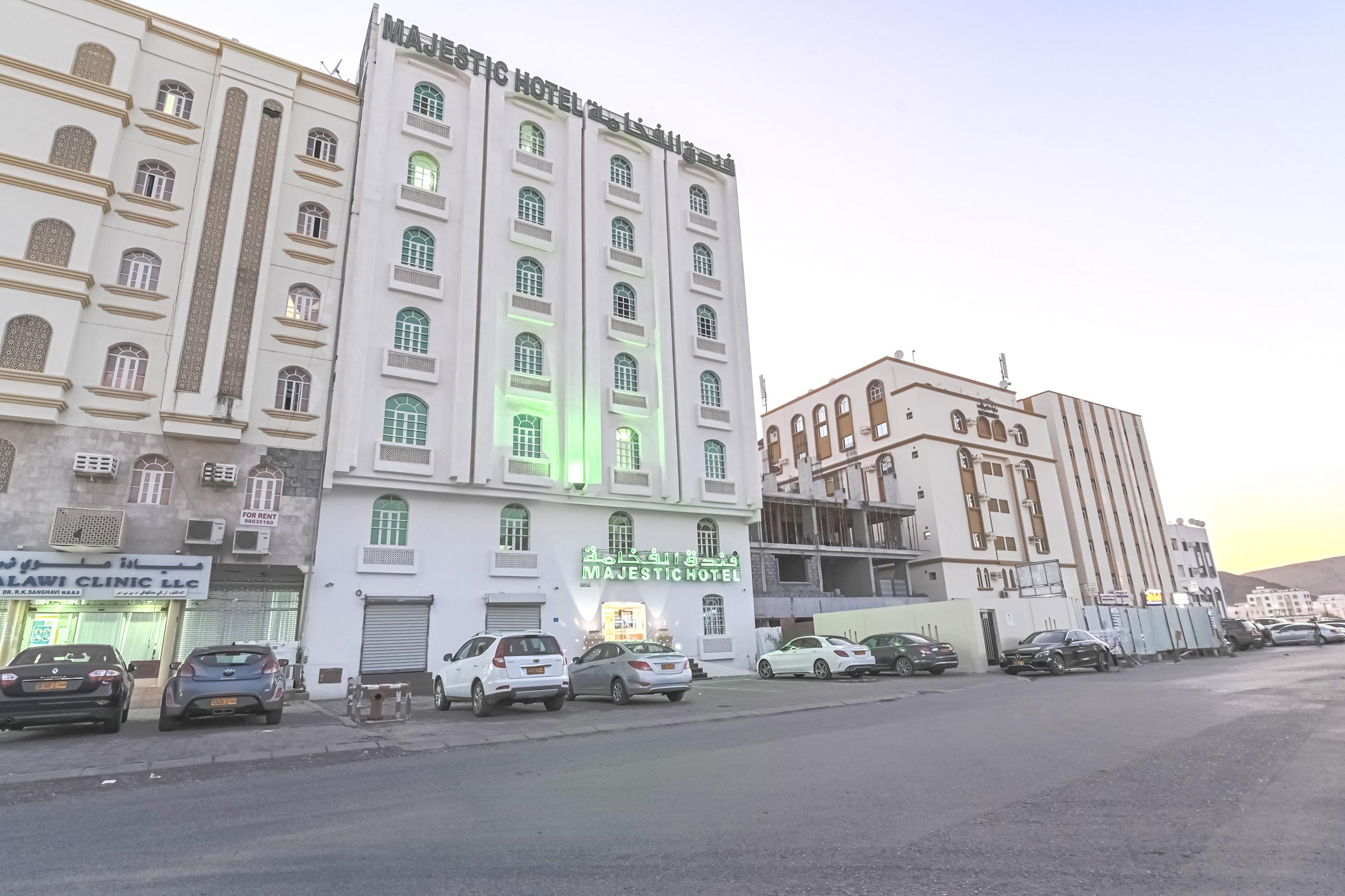 Majestic Hotel Wādī Kabīr Exteriör bild