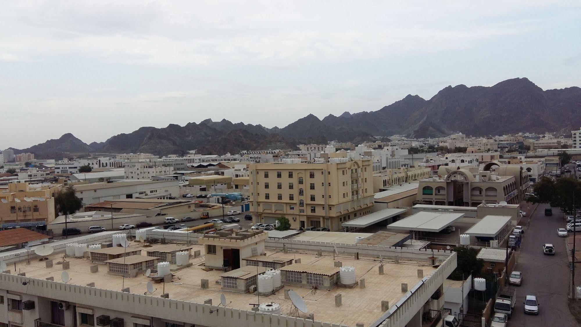 Majestic Hotel Wādī Kabīr Exteriör bild